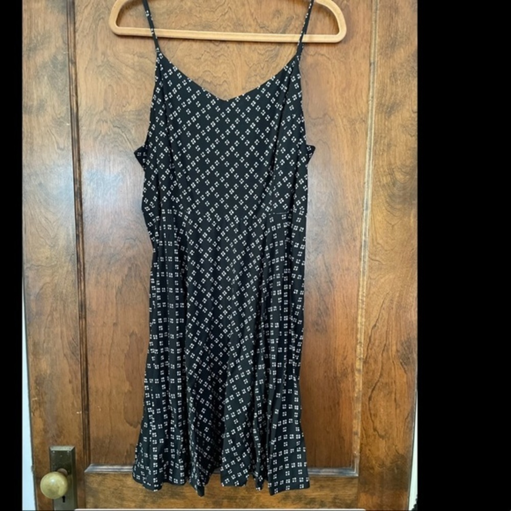 Old Navy black/white summer‎ dress. NWT. Size XL.